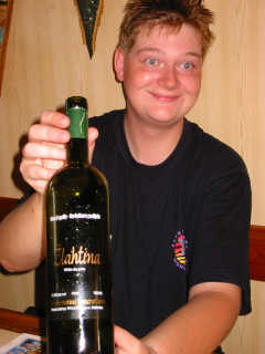 Kai mit einem super Wein